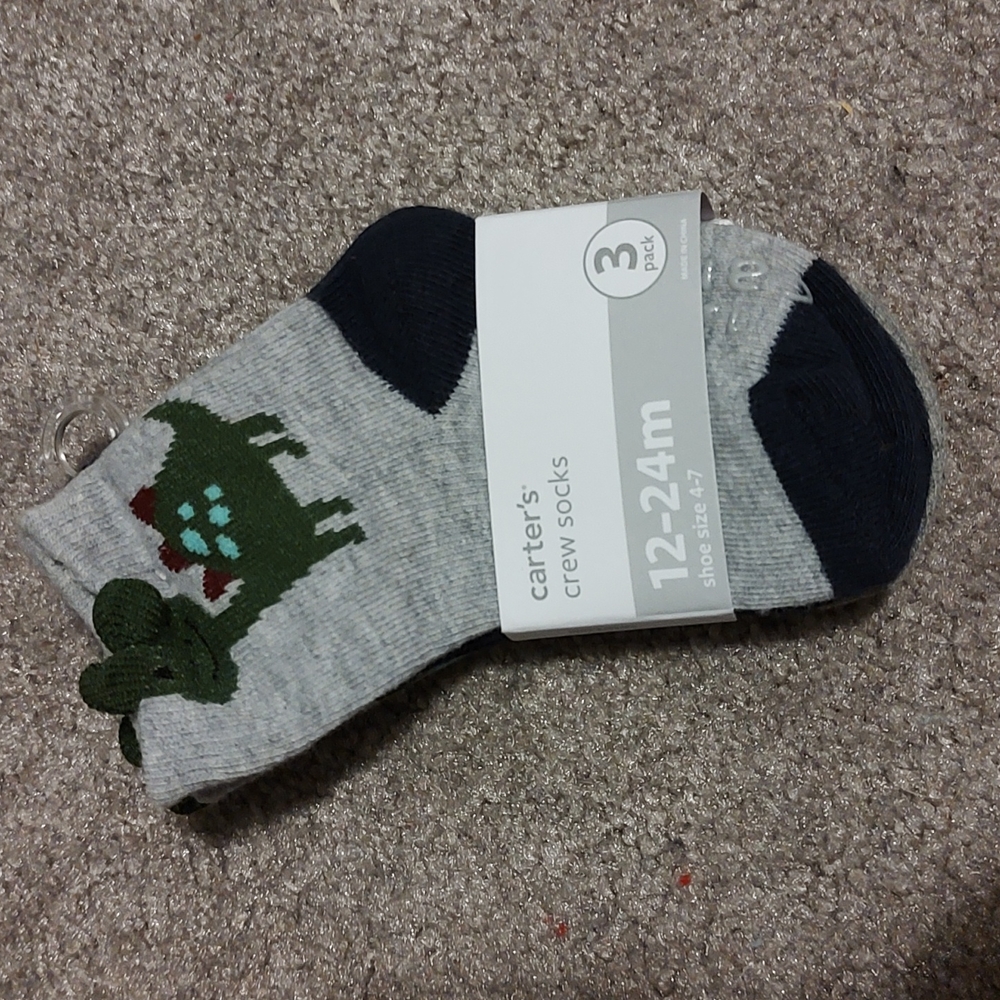 **3/$12** Carter's NWT 3 pack socks for toddler